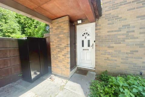 4 bedroom end of terrace house to rent, Emerald Close, London E16
