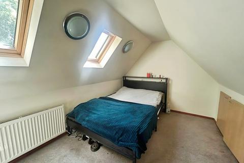 4 bedroom end of terrace house to rent, Emerald Close, London E16