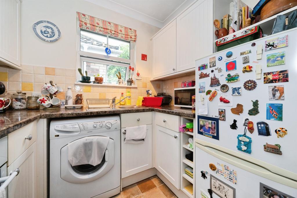 Apartment in Southampton, Regents Park - More