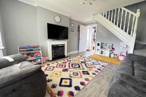 2 bedroom semi-detached house for sale, Stratfield Way, Kettering