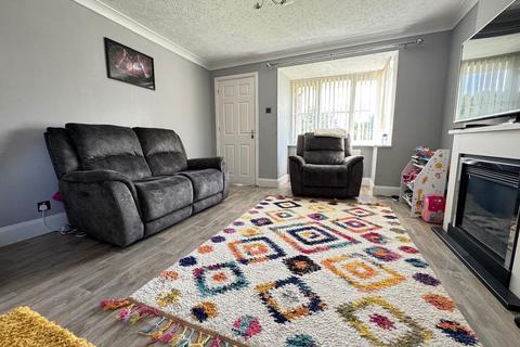 2 bedroom semi-detached house for sale, Stratfield Way, Kettering
