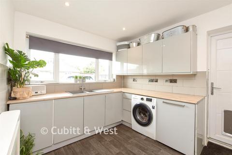 3 bedroom detached bungalow for sale, Woodroyd Gardens, Horley RH6