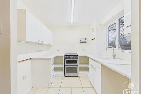 2 bedroom terraced house to rent, Sylvan Close, Coleford