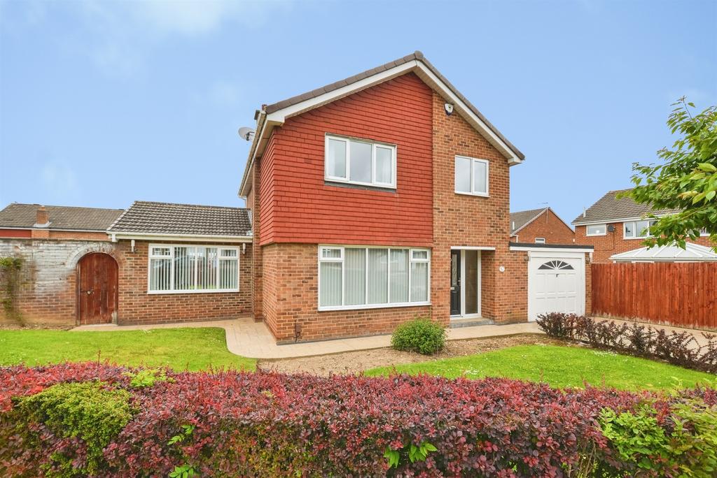 4 bedroom detached house for sale