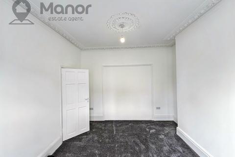 4 bedroom terraced house to rent, Browning Road, Manor Park, E12 6RB