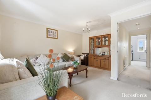 4 bedroom terraced house for sale, Paignton Close, Romford, RM3
