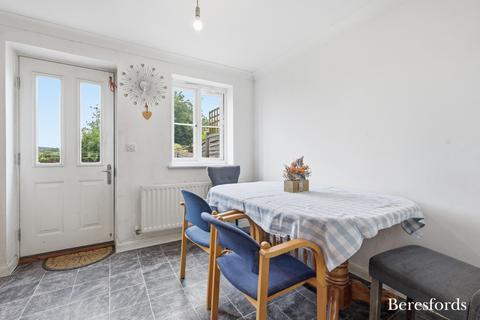 4 bedroom terraced house for sale, Paignton Close, Romford, RM3
