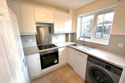 1 bedroom flat for sale, Crosskeys Close, London N9 7AD