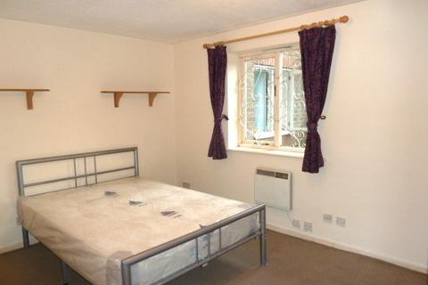 1 bedroom flat for sale, Crosskeys Close, London N9 7AD