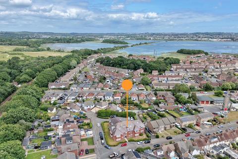 2 bedroom flat for sale, Carters Avenue, Poole BH15