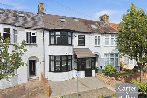 4 bedroom terraced house to rent, Netherfield Gardens, Barking, Essex