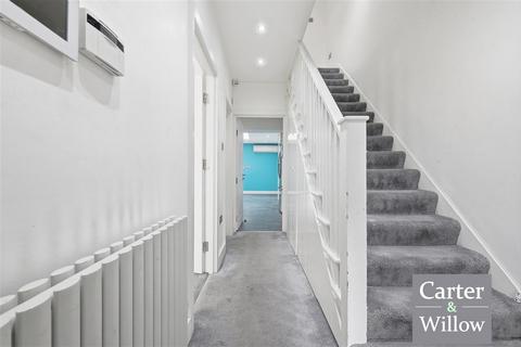 4 bedroom terraced house to rent, Netherfield Gardens, Barking, Essex
