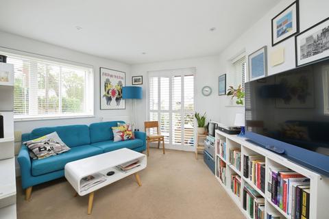 2 bedroom flat for sale, Station Road, Great Shelford, Cambridge, Cambridgeshire, CB22
