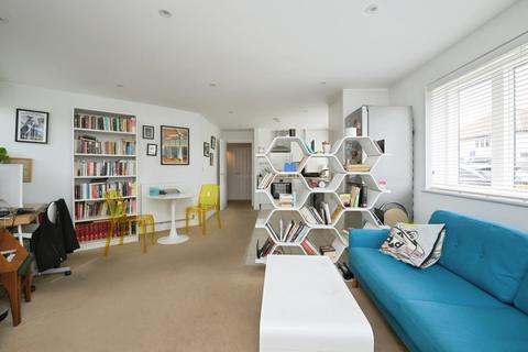 2 bedroom flat for sale, Station Road, Great Shelford, Cambridge, Cambridgeshire, CB22