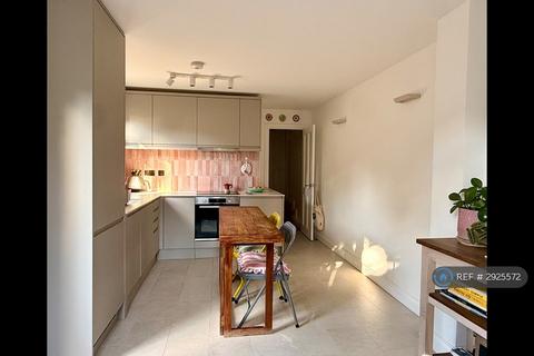 undefined, Carnarvon Road, London, E15