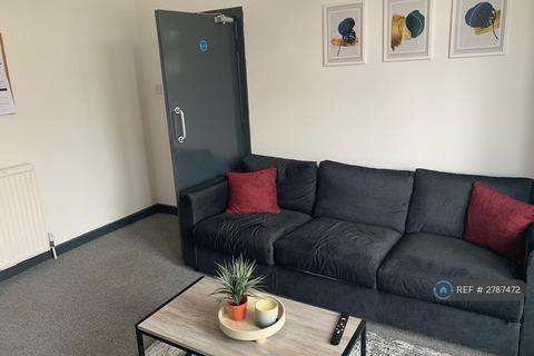 1 bedroom in a house share to rent, Sheffield Road, Barnsley, S70