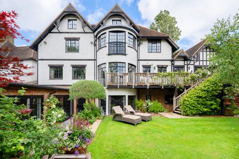 undefined, Fitzroy Park, London N6