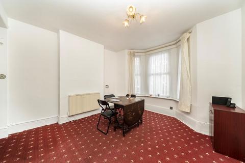 3 bedroom terraced house for sale, Eglinton Road, Woolwich