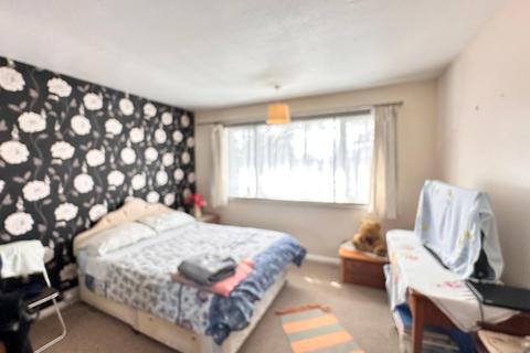 2 bedroom terraced house to rent, High Street, Hayes UB3