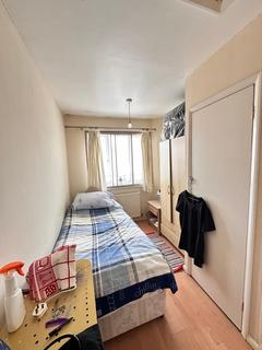 2 bedroom terraced house to rent, High Street, Hayes UB3