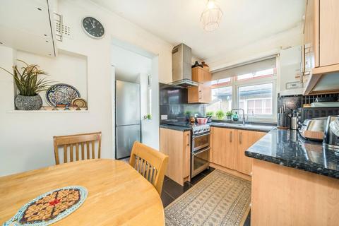 2 bedroom flat for sale, Chambers Lane, London NW10