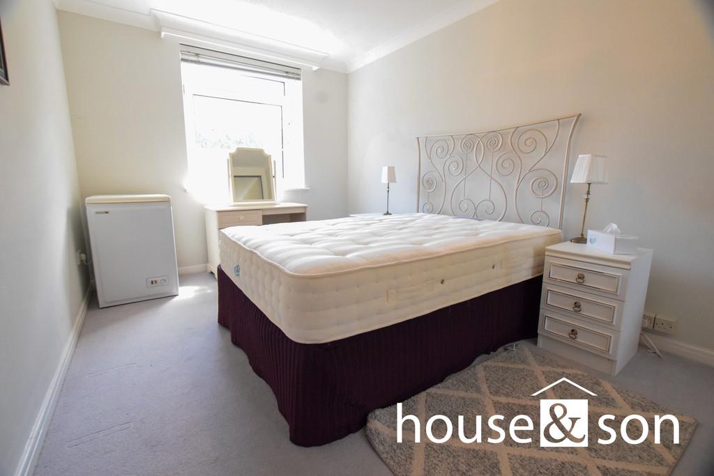 Apartment in Bournemouth - More