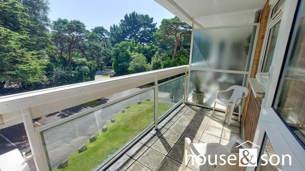 Apartment in Bournemouth - View 2