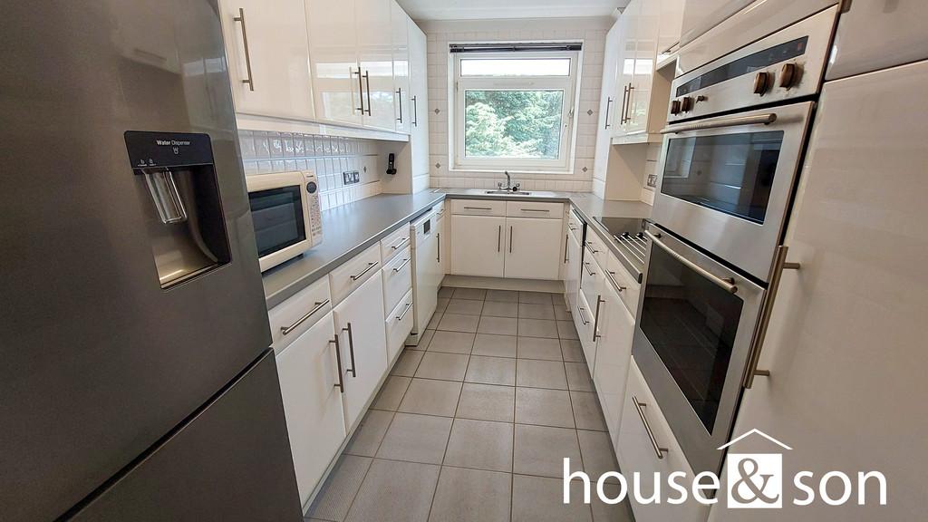 Apartment in Bournemouth - View 3
