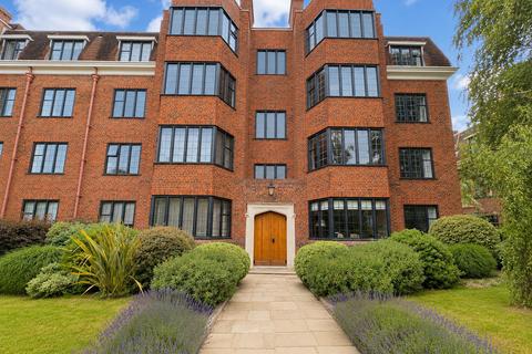 3 bedroom flat to rent, Balliol House, Putney SW15