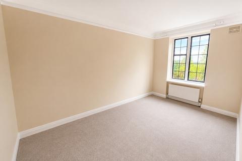 3 bedroom flat to rent, Balliol House, Putney SW15