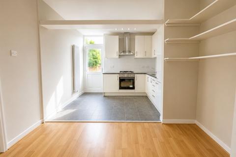 3 bedroom terraced house to rent, Bentworth Road, London, W12