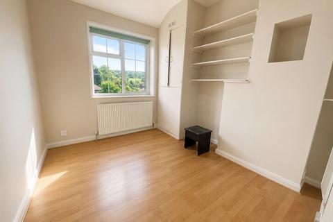 3 bedroom terraced house to rent, Bentworth Road, London, W12