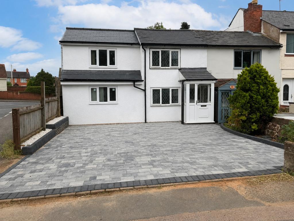 House exterior, garage