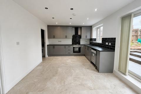 3 bedroom end of terrace house to rent, 3/4 Bed End Terraced, Birmingham Road, Bromsgrove, B61 0EZ