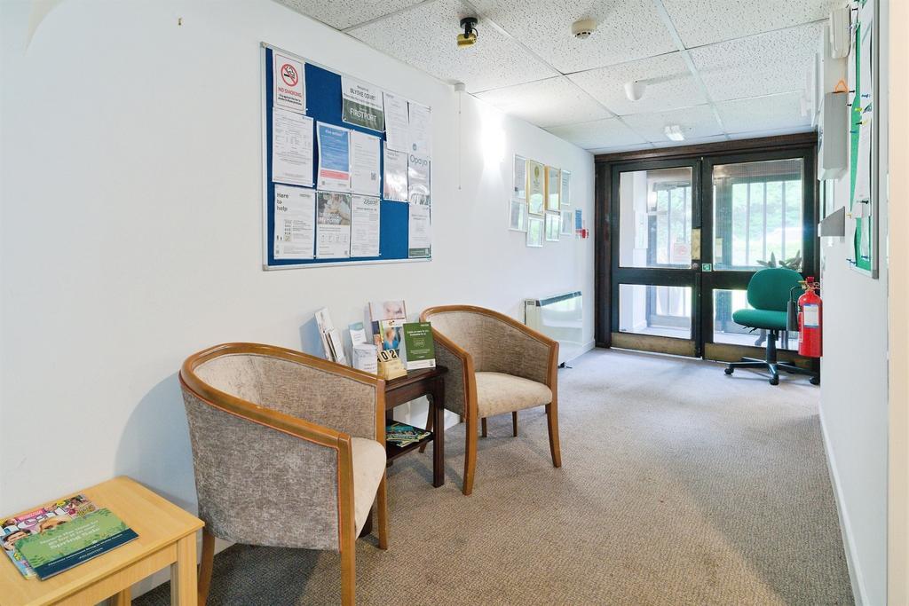 Apartment in Solihull, Ulverley Green - View 4