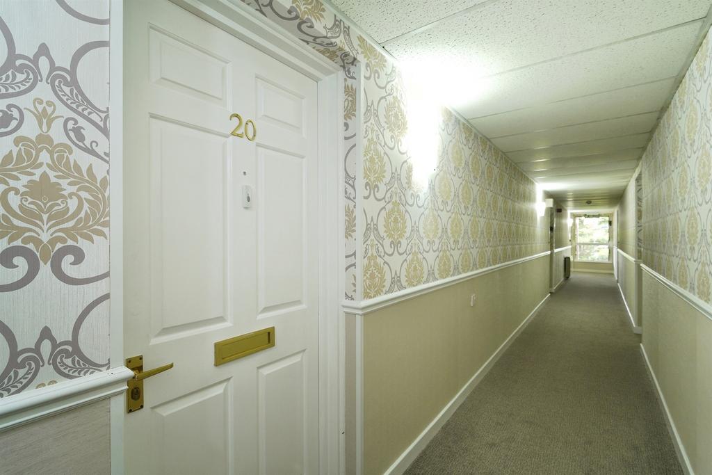 Apartment in Solihull, Ulverley Green - More