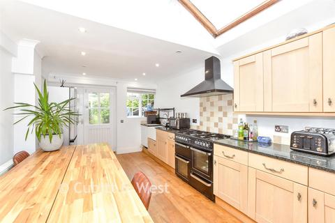 2 bedroom terraced house for sale, Franklin Place, Chichester PO19