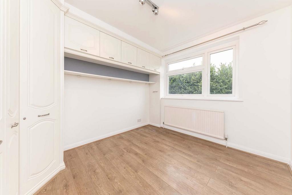 Walk-in wardrobe