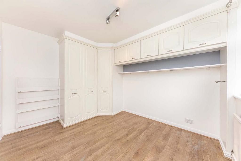 Walk-in wardrobe