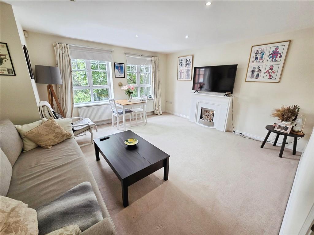 Apartment in Nottingham, Nottinghamshire - View 3