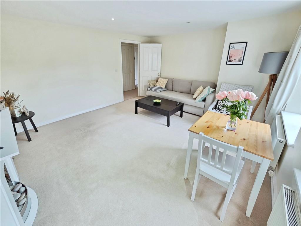 Apartment in Nottingham, Nottinghamshire - View 4