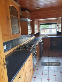 4 bed terraced house for rent in Queens Road, Keighley, BD21