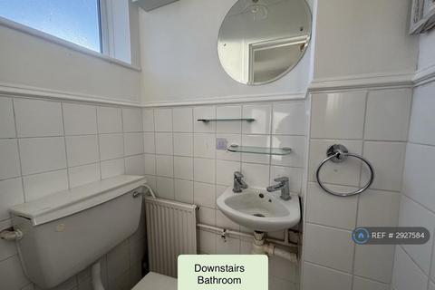 3 bedroom end of terrace house to rent, Ferndale, Milton Keynes, MK6