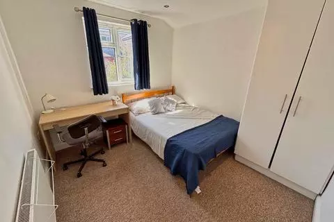 House in Sheffield, Sharrow Vale, Sharrow - View 3