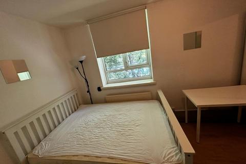 4 bedroom flat to rent, Flat , Gillies House, Hilgrove Road, London