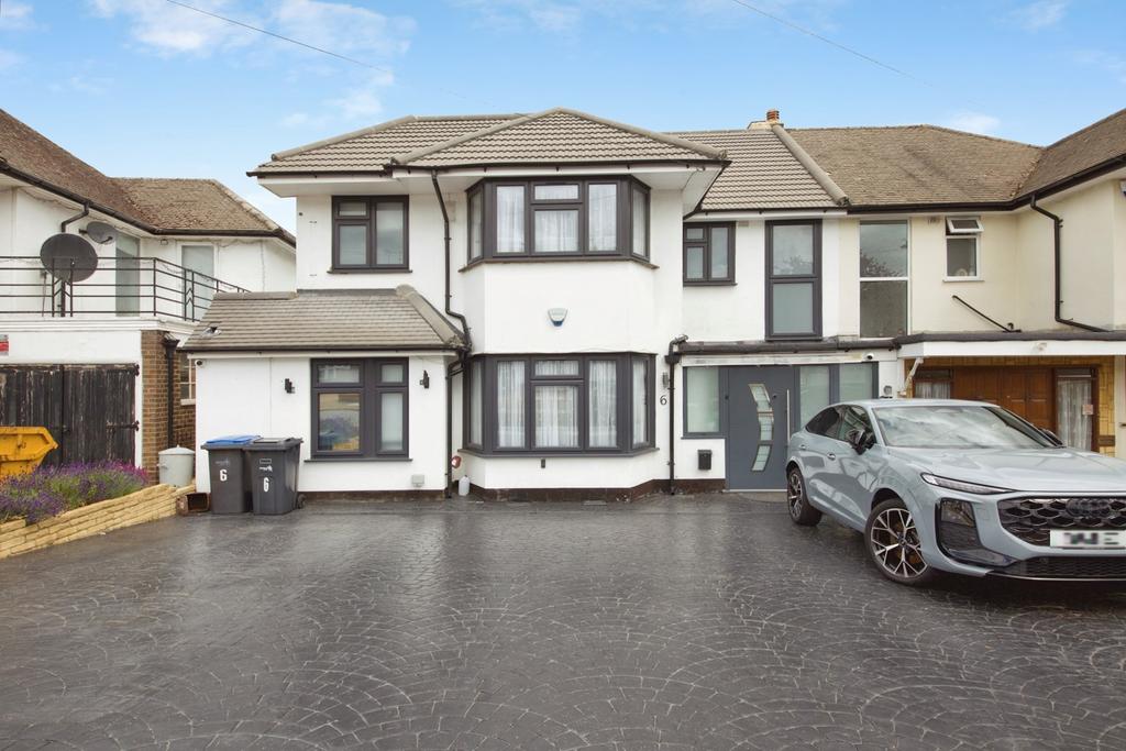 5 bedroom semi-detached house for sale