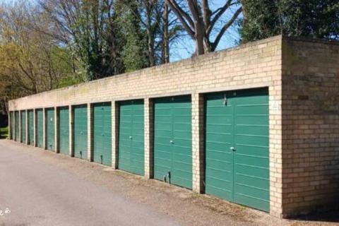 Garage to rent, Union Lane, Cambridge CB4