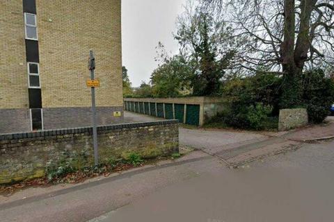 Garage to rent, Union Lane, Cambridge CB4