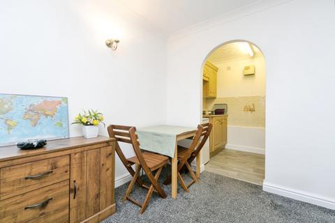1 bedroom flat for sale, Conway Road, Colwyn Bay, Conwy, LL29
