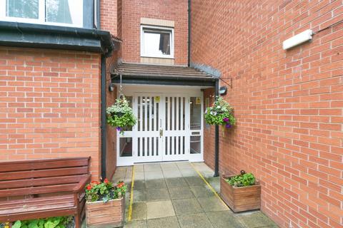 1 bedroom flat for sale, Conway Road, Colwyn Bay, Conwy, LL29